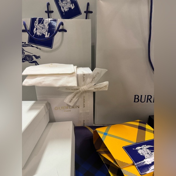 BURBERRY, Guerlain, VERSACE shopping bags haul - Picture 2 of 5